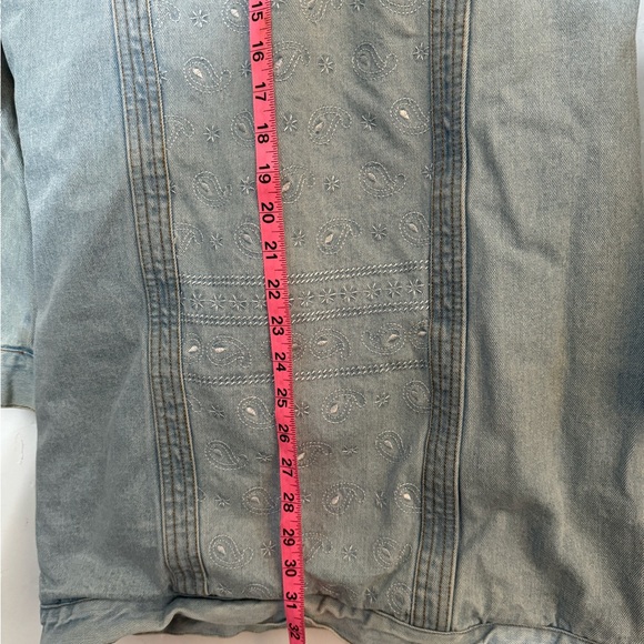HONEY PUNCH DENIM JACKET SHERPA LINED PAISLEY EMBROIDERED BACK SZ SMALL. - Picture 10 of 11